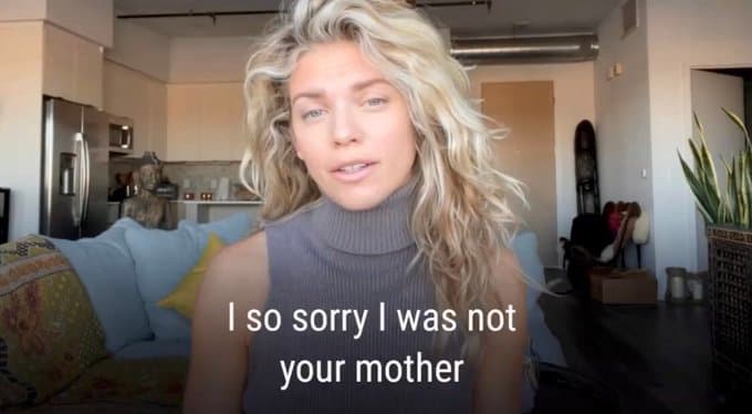 AnnaLynne McCord "Dear President Putin" / "I'm So Sorry I Was Not Your Mother" meme template - AnnaLynne McCord Putin
