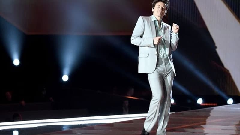 Harry Styles Victoria's Secret Fashion Show Dance meme template - Harry Styles