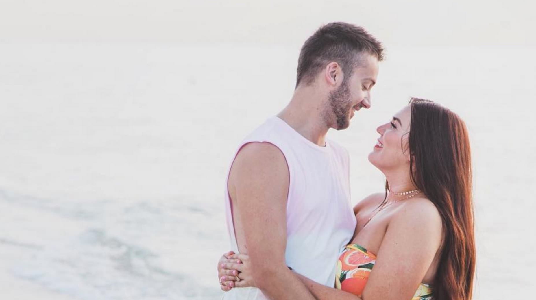 I Love This Woman and Her Curvy Body meme template - I Love This Woman and Her Curvy Body