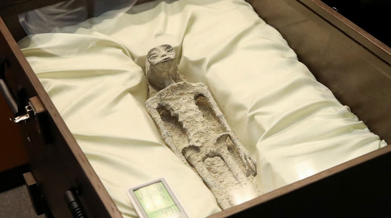 Mexican Alien Bodies meme template - Mexican Alien