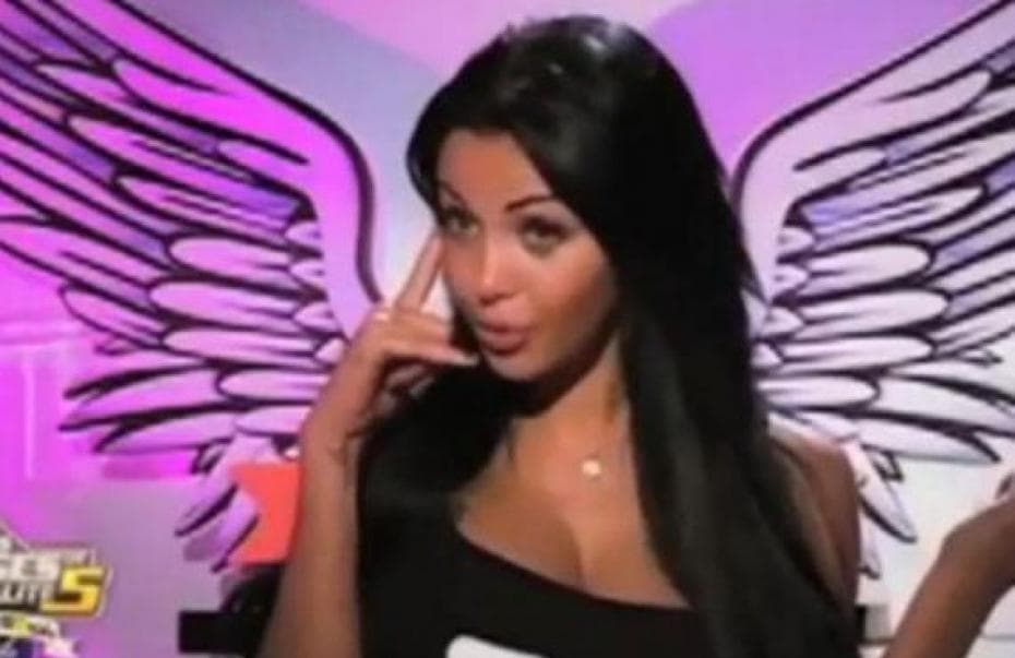 Nabilla's "Allô" parodies meme template - Nabilla Allo