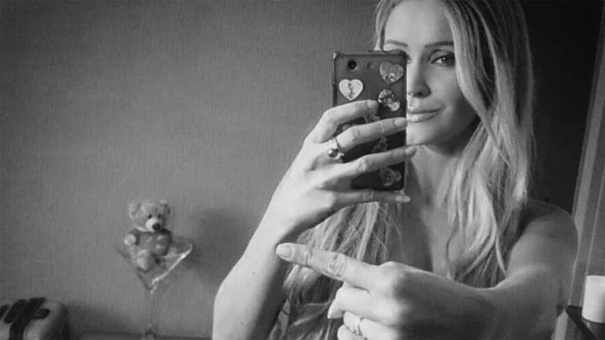 One Finger Selfie Challenge meme template - One Finger Selfie Challenge