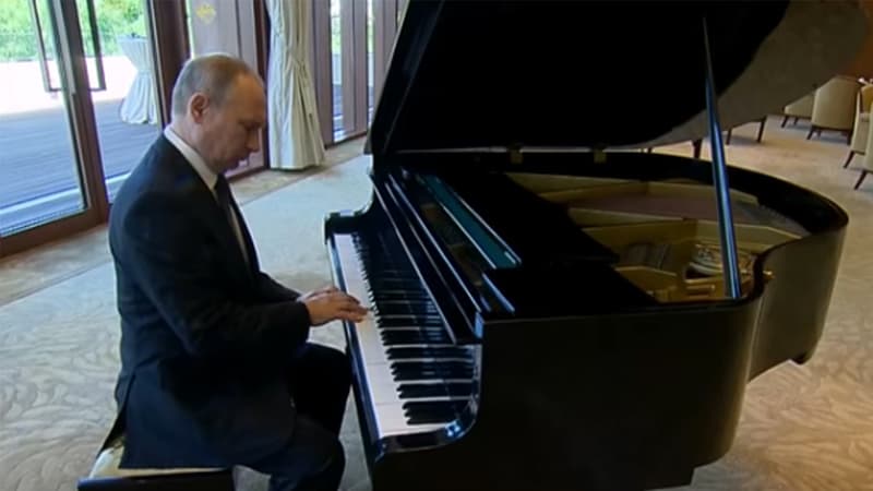 Putin Plays Piano meme template - Putin Plays Piano