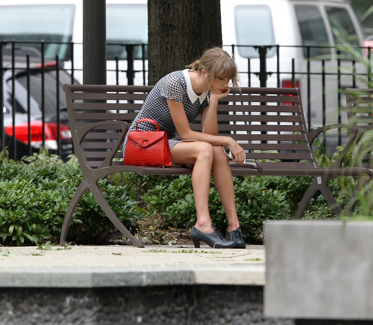 Sad Taylor Swift meme template - Sad Taylor Swift