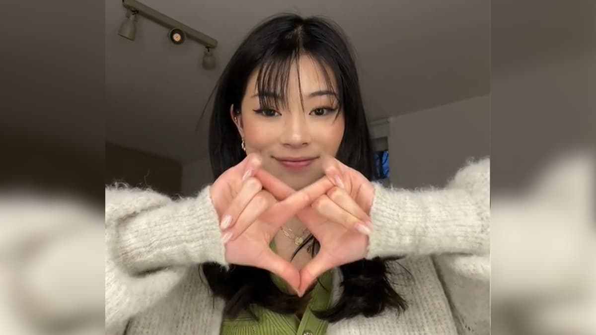 Spiderman Heart (Hand Gesture) meme template - Spiderman Heart
