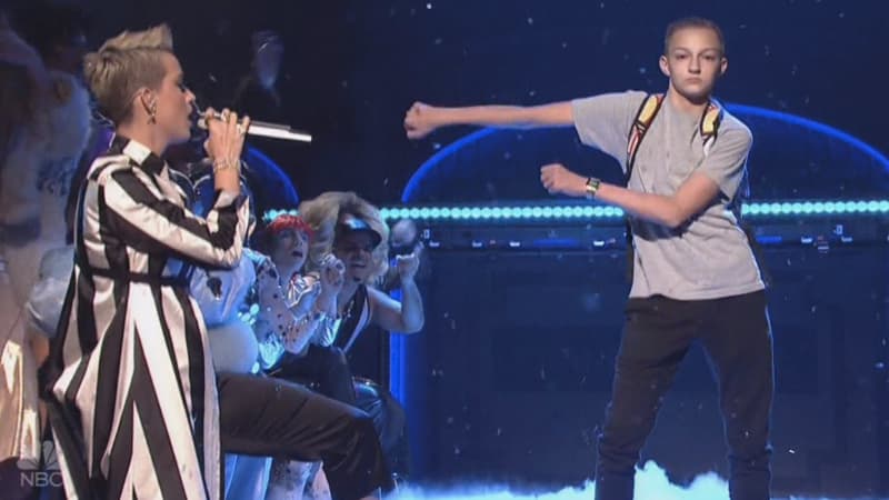 The Floss meme template - The Floss