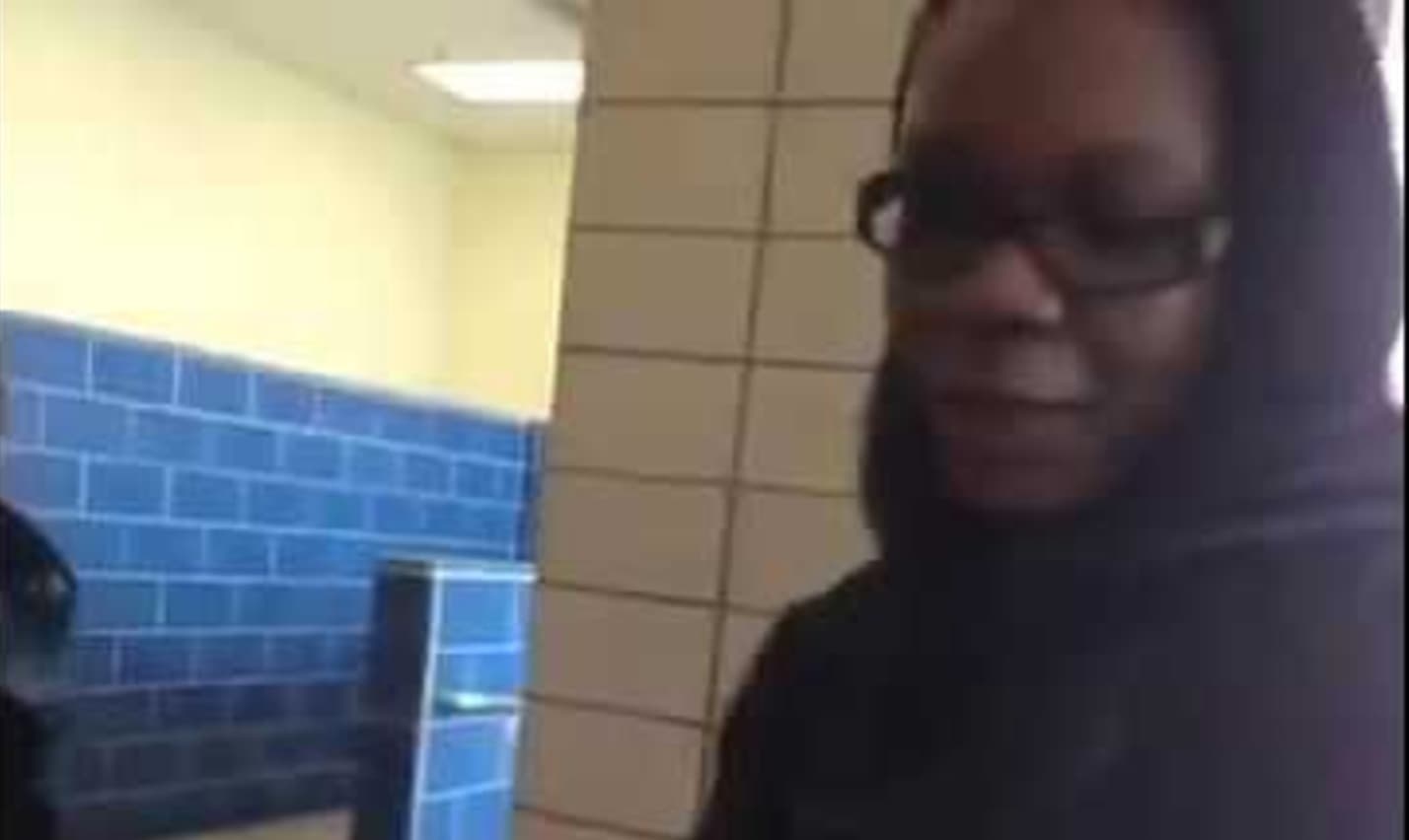 This Bitch Empty! Yeet! meme template - This Bitch Empty