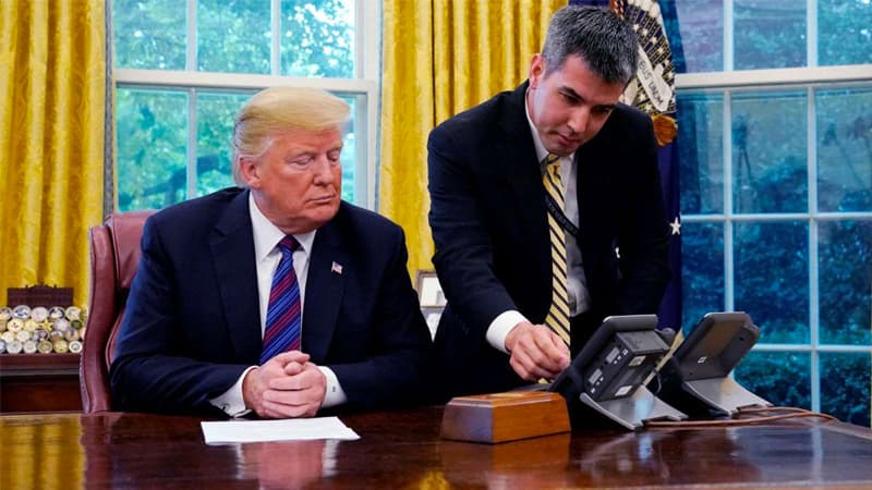 Trump Calling Enrique Peña Nieto meme template - Trump Calling Enrique Peña Nieto